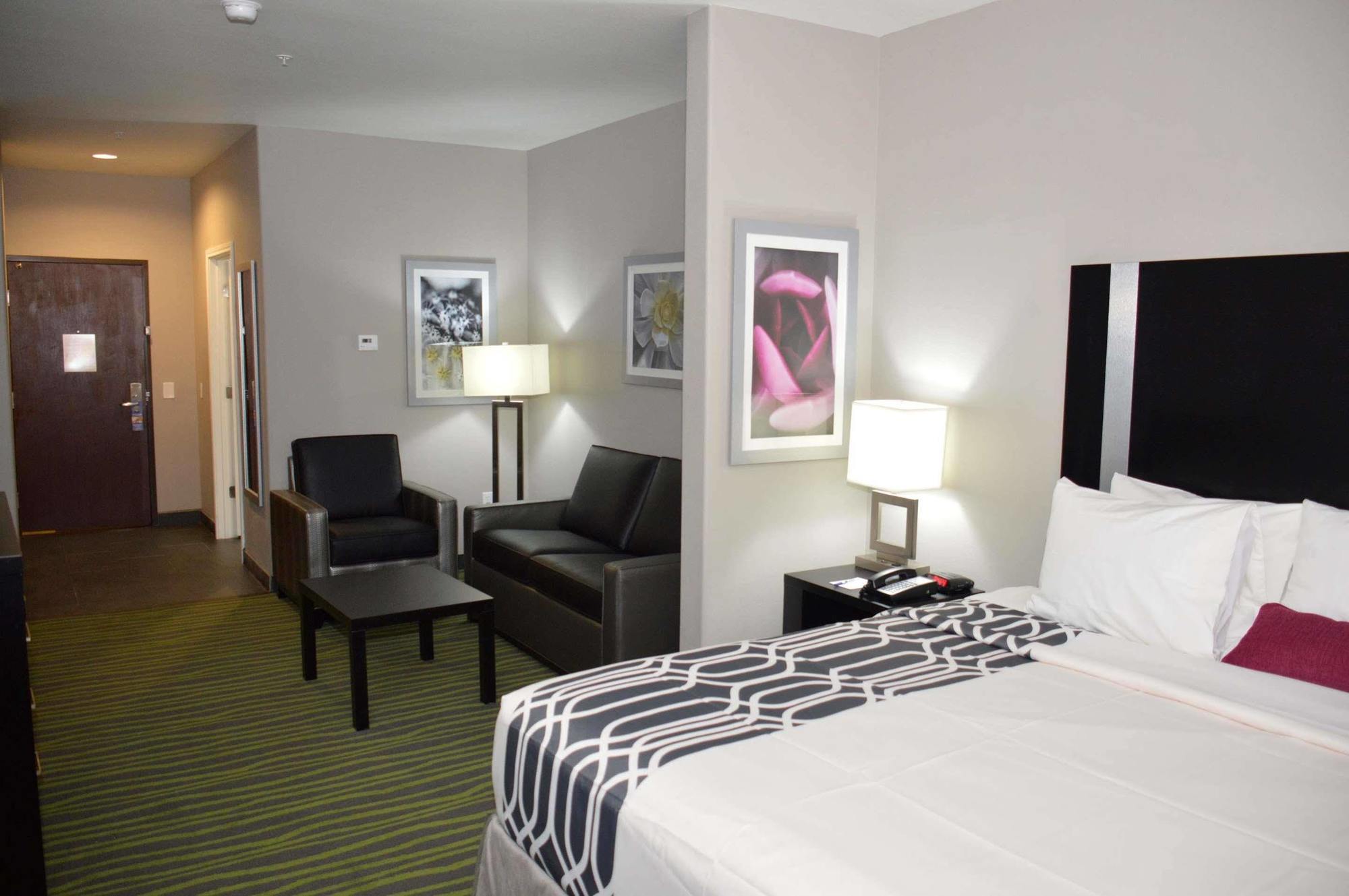 Best Western Plus Dilley Inn & Suites Exterior photo